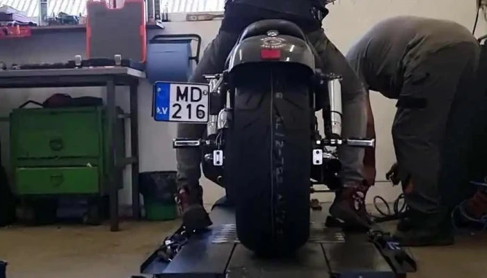Ams Stende Siaautomasinu Un Motociklu Serviss Videoklipi - Stende