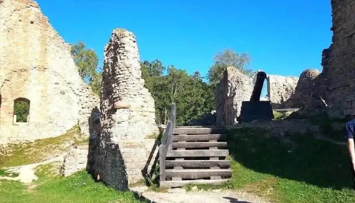Autostāvvieta Kokneses pilsdrupas - Koknese