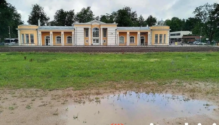 Cēsu autoosta un dzelzceļa stacija - Cēsis
