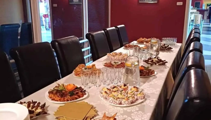 Kafejnica Pie Kristianas Edieni Un Dzerieni - Brocēni