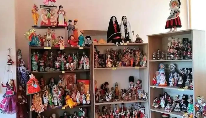 Leļļu muzejs "60 minūtēs apkārt Zemeslodei" - Viļaka