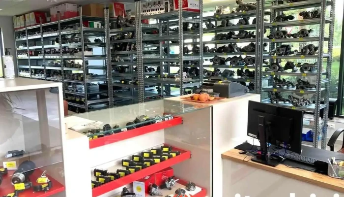 Nerings Auto Kravas Auto Un Traktoru Rezerves Dalu Veikals Iekspuse - Rīga