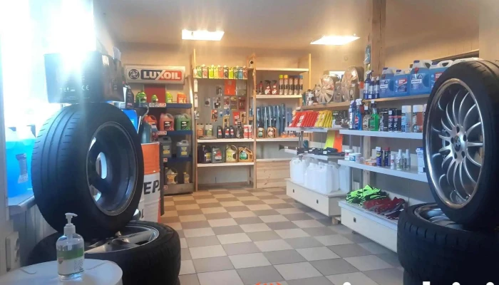 Skrundas Garaza Auto Rezerves Dalas Iekspuse - Skrunda